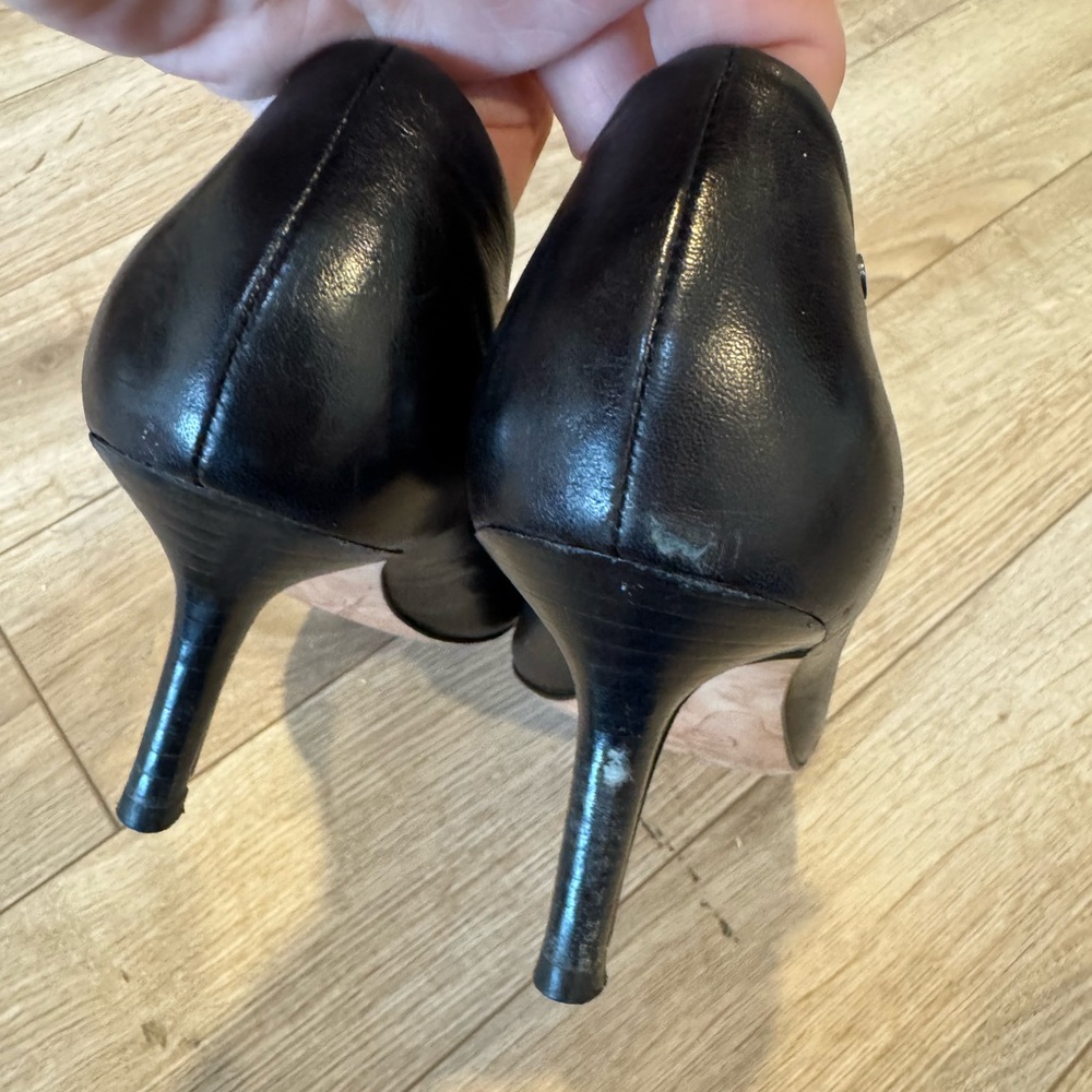 Coach Women’s Missy 2.5 Heel Black Leather Pumps size 39 - Picture 4 of 10